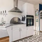 度假居 5 Person In *